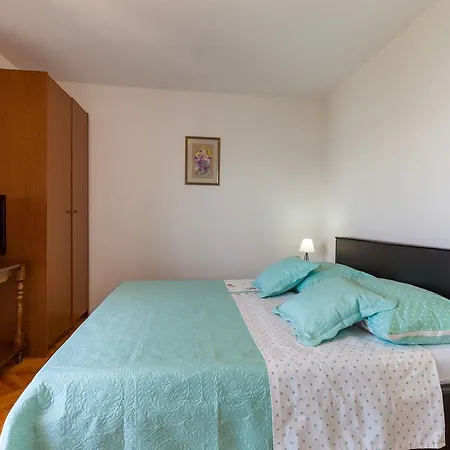 Oda ve Kahvaltı Marinac